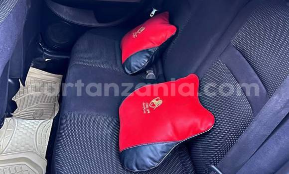 Nunua Ilio tumika Toyota IST Nyeupe Gari ndani ya Dar es Salaam nchini Dar es Salaam Nunua Ilio tumika Toyota IST Nyeupe Gari ndani ya Dar es Salaam nchini Dar es Salaam