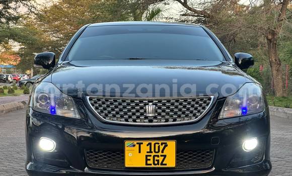 Nunua Ilio tumika Toyota Crown Nyeusi Gari ndani ya Dar es Salaam nchini Dar es Salaam