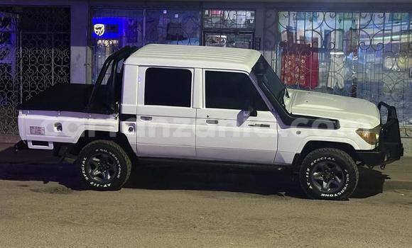 Buy Import Toyota Land Cruiser White Car in Dar es Salaam in Dar es Salaam