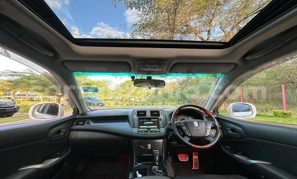 Nunua Imported Toyota Crown Nyeupe Gari ndani ya Dar es Salaam nchini Dar es Salaam Nunua Imported Toyota Crown Nyeupe Gari ndani ya Dar es Salaam nchini Dar es Salaam