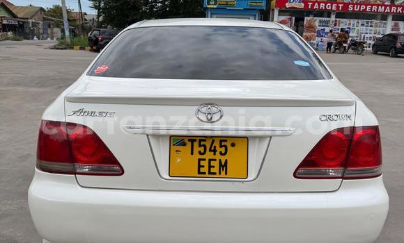 Buy Used Toyota Crown White Car in Dar es Salaam in Dar es Salaam Buy Used Toyota Crown White Car in Dar es Salaam in Dar es Salaam