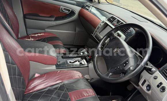 Buy Used Toyota Crown White Car in Dar es Salaam in Dar es Salaam Buy Used Toyota Crown White Car in Dar es Salaam in Dar es Salaam