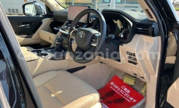 Nunua Ilio tumika Toyota Land Cruiser Nyeusi Gari ndani ya Dar es Salaam nchini Dar es Salaam Nunua Ilio tumika Toyota Land Cruiser Nyeusi Gari ndani ya Dar es Salaam nchini Dar es Salaam