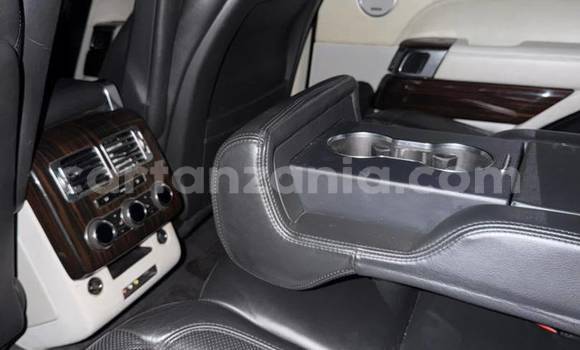 Nunua Imported Land Rover Range Rover Vogue Fedha Gari ndani ya Dar es Salaam nchini Dar es Salaam Nunua Imported Land Rover Range Rover Vogue Fedha Gari ndani ya Dar es Salaam nchini Dar es Salaam