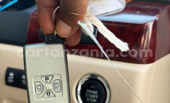 Buy Import Toyota Alphard White Car in Dar es Salaam in Dar es Salaam Buy Import Toyota Alphard White Car in Dar es Salaam in Dar es Salaam