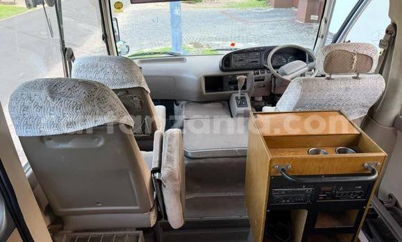 Nunua Imported Toyota Coaster Nyingine Gari ndani ya Dar es Salaam nchini Dar es Salaam Nunua Imported Toyota Coaster Nyingine Gari ndani ya Dar es Salaam nchini Dar es Salaam