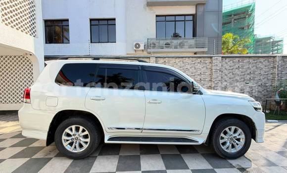 Buy Used Toyota Land Cruiser White Car in Dar es Salaam in Dar es Salaam Buy Used Toyota Land Cruiser White Car in Dar es Salaam in Dar es Salaam