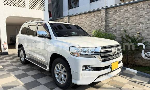 Buy Used Toyota Land Cruiser White Car in Dar es Salaam in Dar es Salaam Buy Used Toyota Land Cruiser White Car in Dar es Salaam in Dar es Salaam