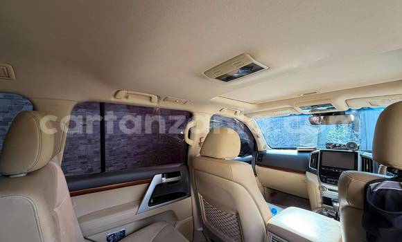 Buy Used Toyota Land Cruiser White Car in Dar es Salaam in Dar es Salaam Buy Used Toyota Land Cruiser White Car in Dar es Salaam in Dar es Salaam