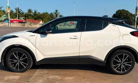 Buy Used Toyota C-HR White Car in Dar es Salaam in Dar es Salaam Buy Used Toyota C-HR White Car in Dar es Salaam in Dar es Salaam