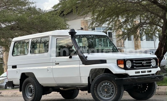 Buy Import Toyota Land Cruiser White Car in Dar es Salaam in Dar es Salaam Buy Import Toyota Land Cruiser White Car in Dar es Salaam in Dar es Salaam