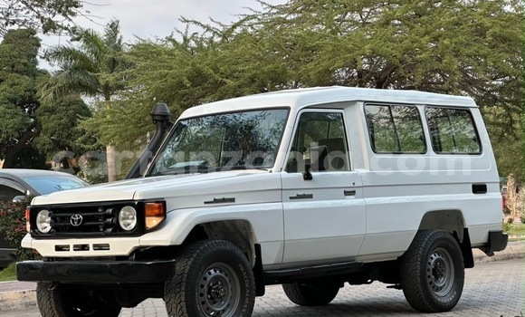 Buy Import Toyota Land Cruiser White Car in Dar es Salaam in Dar es Salaam Buy Import Toyota Land Cruiser White Car in Dar es Salaam in Dar es Salaam