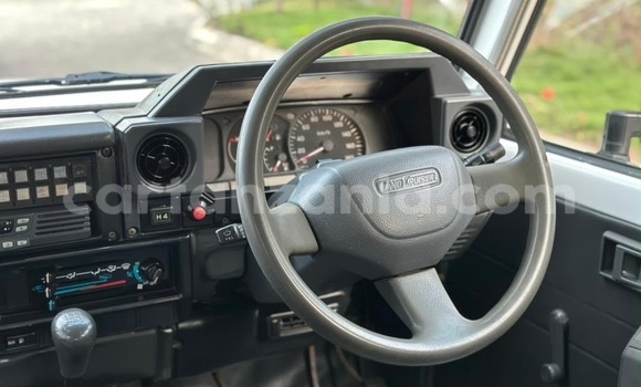 Buy Import Toyota Land Cruiser White Car in Dar es Salaam in Dar es Salaam Buy Import Toyota Land Cruiser White Car in Dar es Salaam in Dar es Salaam