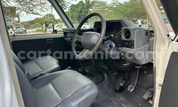 Buy Import Toyota Land Cruiser White Car in Dar es Salaam in Dar es Salaam Buy Import Toyota Land Cruiser White Car in Dar es Salaam in Dar es Salaam