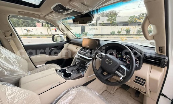 Buy Import Toyota Land Cruiser White Car in Dar es Salaam in Dar es Salaam Buy Import Toyota Land Cruiser White Car in Dar es Salaam in Dar es Salaam