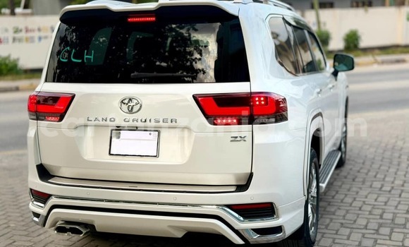Buy Import Toyota Land Cruiser White Car in Dar es Salaam in Dar es Salaam Buy Import Toyota Land Cruiser White Car in Dar es Salaam in Dar es Salaam
