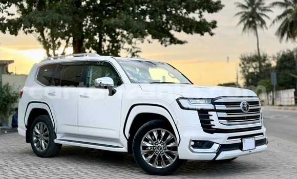 Buy Import Toyota Land Cruiser White Car in Dar es Salaam in Dar es Salaam Buy Import Toyota Land Cruiser White Car in Dar es Salaam in Dar es Salaam