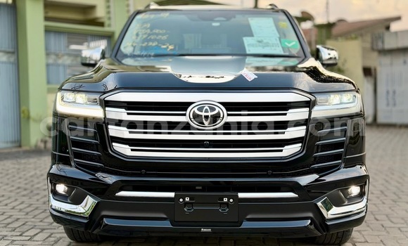 Nunua Imported Toyota Land Cruiser Nyeusi Gari ndani ya Dar es Salaam nchini Dar es Salaam