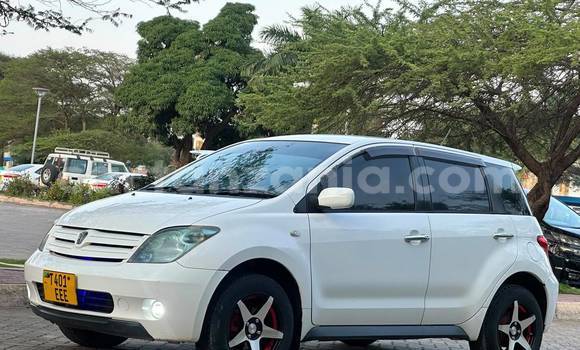 Buy Used Toyota IST White Car in Ilala in Dar es Salaam
