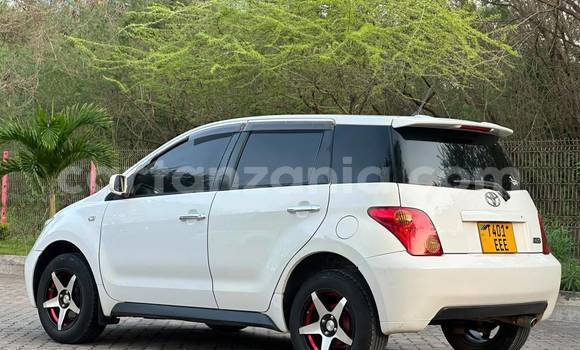 Buy Used Toyota IST White Car in Ilala in Dar es Salaam Buy Used Toyota IST White Car in Ilala in Dar es Salaam