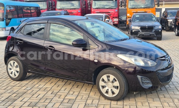 Nunua Imported Mazda Demio Nyingine Gari ndani ya Dar es Salaam nchini Dar es Salaam