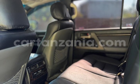 Buy Used Toyota Land Cruiser Silver Car in Dar es Salaam in Dar es Salaam Buy Used Toyota Land Cruiser Silver Car in Dar es Salaam in Dar es Salaam