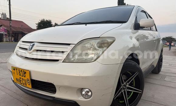 Buy Used Toyota IST White Car in Dar es Salaam in Dar es Salaam Buy Used Toyota IST White Car in Dar es Salaam in Dar es Salaam