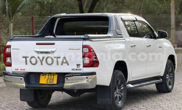 Buy Used Toyota Hiluxe Revo White Car in Dar es Salaam in Dar es Salaam Buy Used Toyota Hiluxe Revo White Car in Dar es Salaam in Dar es Salaam