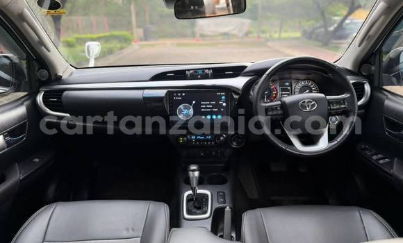 Buy Used Toyota Hiluxe Revo White Car in Dar es Salaam in Dar es Salaam Buy Used Toyota Hiluxe Revo White Car in Dar es Salaam in Dar es Salaam