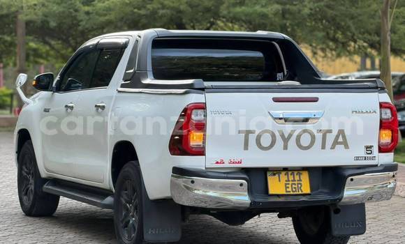 Buy Used Toyota Hiluxe Revo White Car in Dar es Salaam in Dar es Salaam Buy Used Toyota Hiluxe Revo White Car in Dar es Salaam in Dar es Salaam