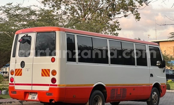 Buy Used Mitsubishi Rossa Other Truck in Dar es Salaam in Dar es Salaam Buy Used Mitsubishi Rossa Other Truck in Dar es Salaam in Dar es Salaam