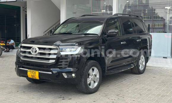 Buy Used Toyota Land Cruiser Black Car in Dar es Salaam in Dar es Salaam Buy Used Toyota Land Cruiser Black Car in Dar es Salaam in Dar es Salaam