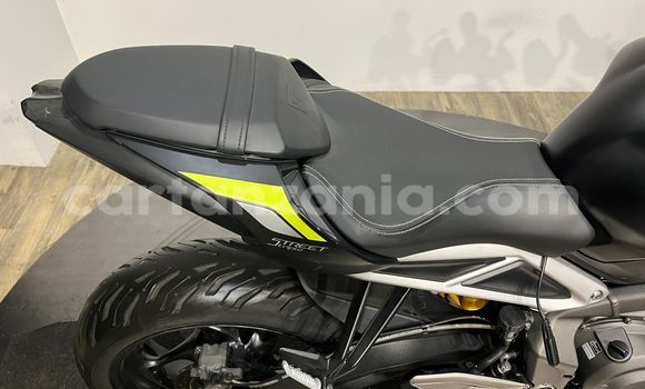 Buy Import Triumph Speed Triple Black Bike in Arusha in Arusha Buy Import Triumph Speed Triple Black Bike in Arusha in Arusha