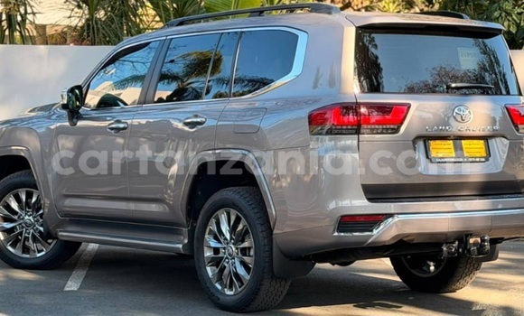 Buy Import Toyota Land Cruiser Silver Car in Dar es Salaam in Dar es Salaam Buy Import Toyota Land Cruiser Silver Car in Dar es Salaam in Dar es Salaam