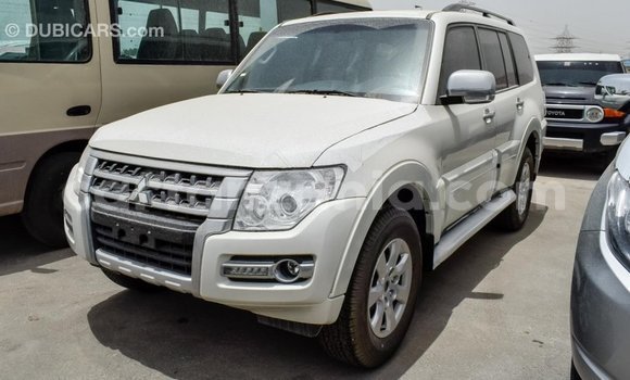 Buy Import Mitsubishi Pajero White Car in Import - Dubai in Arusha Buy Import Mitsubishi Pajero White Car in Import - Dubai in Arusha