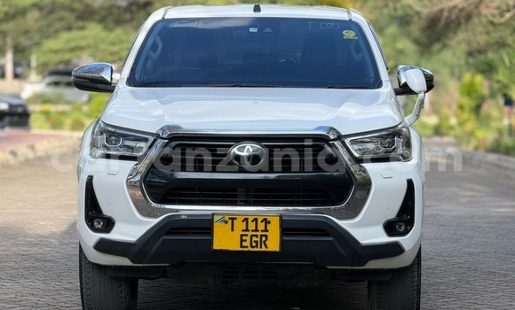 Buy Used Toyota Hilux White Car in Dar es Salaam in Dar es Salaam