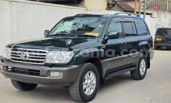 Buy Used Toyota Land Cruiser Green Car in Dar es Salaam in Dar es Salaam