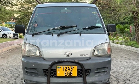 Buy Used Toyota LiteAce Silver Car in Dar es Salaam in Dar es Salaam