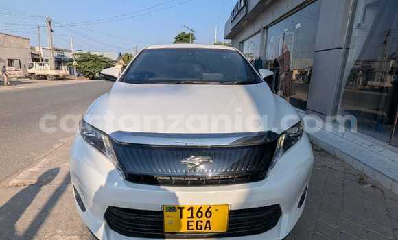 Buy Used Toyota Harrier White Car in Dar es Salaam in Dar es Salaam