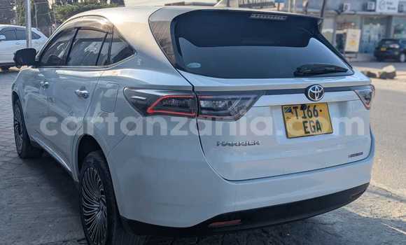 Nunua Ilio tumika Toyota Harrier Nyeupe Gari ndani ya Dar es Salaam nchini Dar es Salaam Nunua Ilio tumika Toyota Harrier Nyeupe Gari ndani ya Dar es Salaam nchini Dar es Salaam