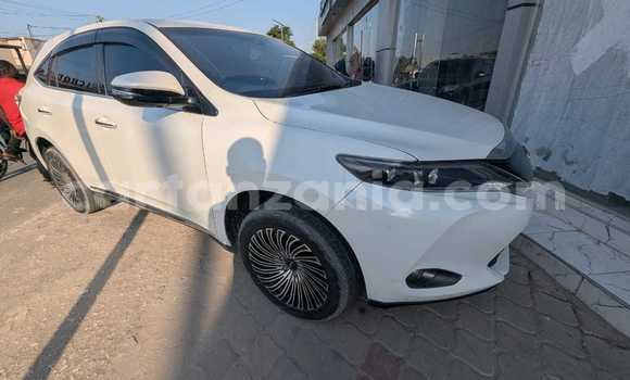 Nunua Ilio tumika Toyota Harrier Nyeupe Gari ndani ya Dar es Salaam nchini Dar es Salaam Nunua Ilio tumika Toyota Harrier Nyeupe Gari ndani ya Dar es Salaam nchini Dar es Salaam