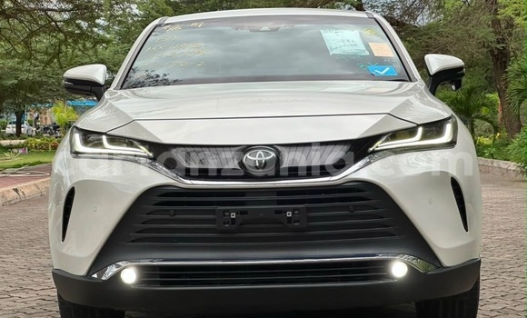 Buy Import Toyota Harrier White Car in Dar es Salaam in Dar es Salaam