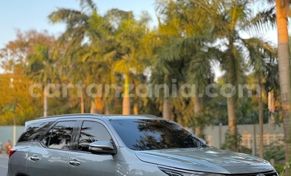 Nunua Ilio tumika Toyota Fortuner Nyingine Gari ndani ya Dar es Salaam nchini Dar es Salaam Nunua Ilio tumika Toyota Fortuner Nyingine Gari ndani ya Dar es Salaam nchini Dar es Salaam