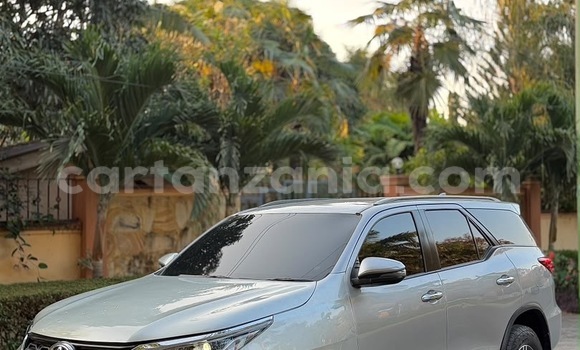 Nunua Ilio tumika Toyota Fortuner Nyingine Gari ndani ya Dar es Salaam nchini Dar es Salaam Nunua Ilio tumika Toyota Fortuner Nyingine Gari ndani ya Dar es Salaam nchini Dar es Salaam