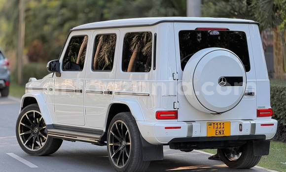 Buy Used Mercedes-Benz GLC 250D White Car in Dar es Salaam in Dar es Salaam Buy Used Mercedes-Benz GLC 250D White Car in Dar es Salaam in Dar es Salaam