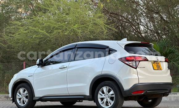 Buy Used Honda Vezel White Car in Dar es Salaam in Dar es Salaam Buy Used Honda Vezel White Car in Dar es Salaam in Dar es Salaam