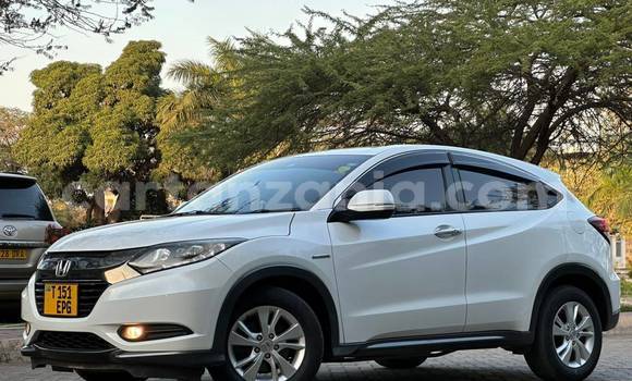 Buy Used Honda Vezel White Car in Dar es Salaam in Dar es Salaam Buy Used Honda Vezel White Car in Dar es Salaam in Dar es Salaam