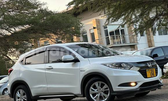 Buy Used Honda Vezel White Car in Dar es Salaam in Dar es Salaam Buy Used Honda Vezel White Car in Dar es Salaam in Dar es Salaam