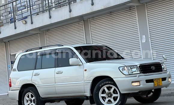Nunua Ilio tumika Toyota Land Cruiser Nyeupe Gari ndani ya Dar es Salaam nchini Dar es Salaam Nunua Ilio tumika Toyota Land Cruiser Nyeupe Gari ndani ya Dar es Salaam nchini Dar es Salaam