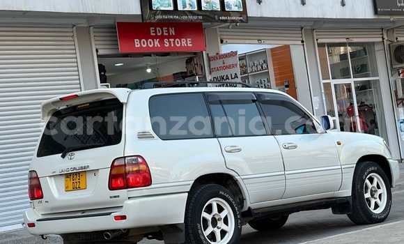 Nunua Ilio tumika Toyota Land Cruiser Nyeupe Gari ndani ya Dar es Salaam nchini Dar es Salaam Nunua Ilio tumika Toyota Land Cruiser Nyeupe Gari ndani ya Dar es Salaam nchini Dar es Salaam